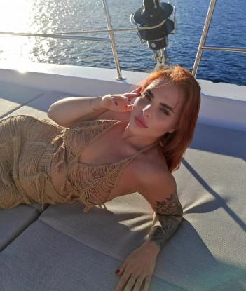 🌟 Я живу в Москве, в этом огромном городе области и мои нежные губки всегда готовы подарить тебе нереальное наслаждение. Мое тело - источник интимного блаженства, мои услуги - безупречны. 🌹 Обладательница идеальных форм и привлекательных фото, я гарантирую тебе незабываемые моменты, которые останутся в твоем сердце навсегда. 💋 Оставь свои сомнения в прошлом, и дари себе счастливые мгновения в моей компании. 🌹 Не упускай возможность испытать мое мастерство и позвони мне уже сейчас! 📞 1211, 26 лет