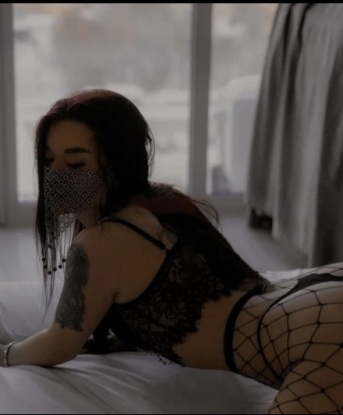 💋
У меня множество услуг, чтобы удовлетворить тебя в постели. 💦 Пылкая эротическая массажная программка, фантазии и ролевые игры - со мной никогда не будет скучно! 😈
Я умею наслаждаться и дарить наслаждение. 💞 Подруги говорят, что я лучшая в Москве и что мои фотографии настолько прекрасны, что невозможно устоять передо мной. 📸
Мои отзывы говорят сами за себя - мои клиенты остаются довольными и всегда возвращаются ко мне снова. 🌟
Страстный прием в уютной обстановке и полная конфиденциальность гарантированы. 🤫 Позволь мне сделать твою фантазию реальностью и подарить тебе незабываемые моменты блаженства. 😌
Так что, давай сбежим от реальности и отдадимся наслаждению вместе. Жду тебя, мой сладкий! 💋 12809, 22 года