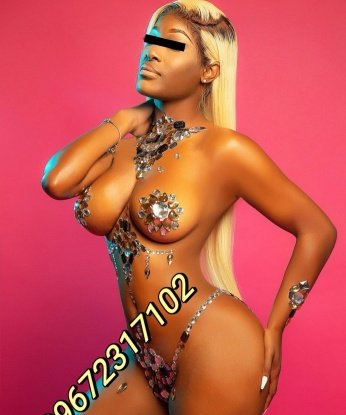 У меня есть опыт и нежные руки, которые разбудят самые глубокие эмоции. Мои услуги включают классический массаж, эротический массаж и более интимные развлечения. Живу в Москве, где могу принять тебя в комфортной обстановке или приехать к тебе. Со мной ты будешь чувствовать себя особенным – я гарантирую великолепное времяпровождение и полное удовлетворение. Заходи на мою страницу, чтобы увидеть фото и отзывы. Жду тебя, чтобы воплотить все твои сокровенные фантазии 😏💋 3472, 22 года